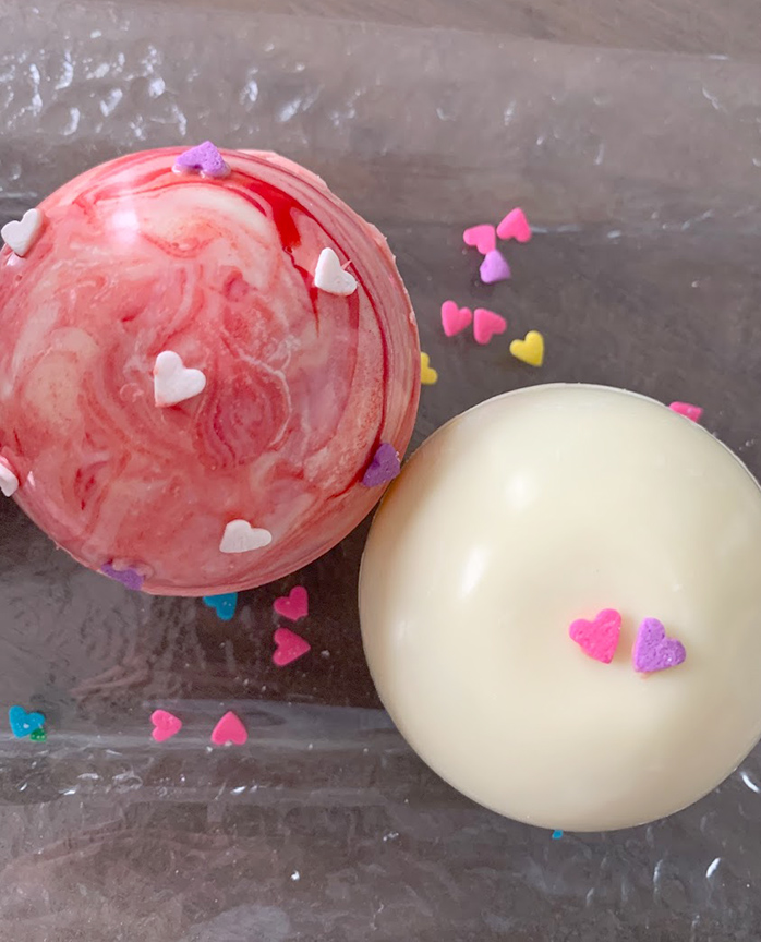 Valentine’s Day Hot Cocoa Bombs